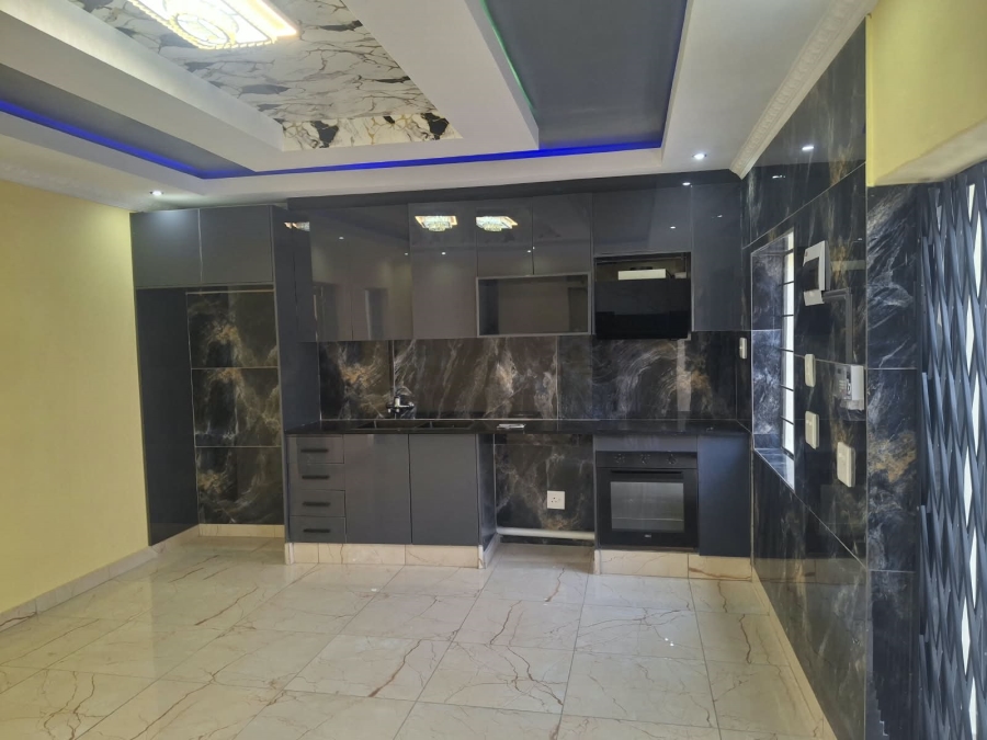 To Let 2 Bedroom Property for Rent in Kensington Gauteng