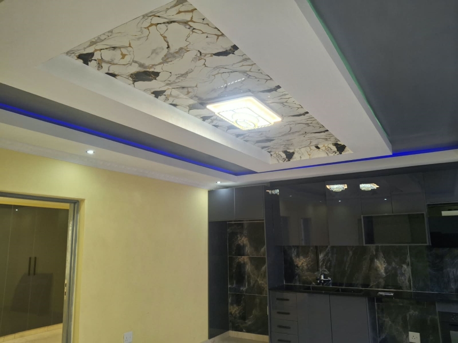 To Let 2 Bedroom Property for Rent in Kensington Gauteng