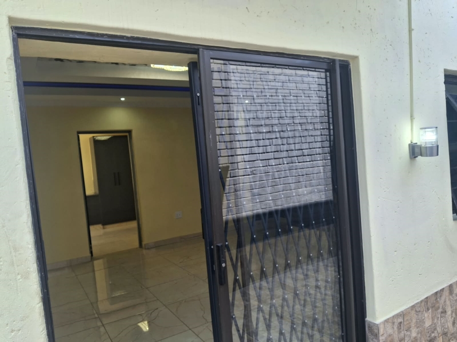 To Let 2 Bedroom Property for Rent in Kensington Gauteng