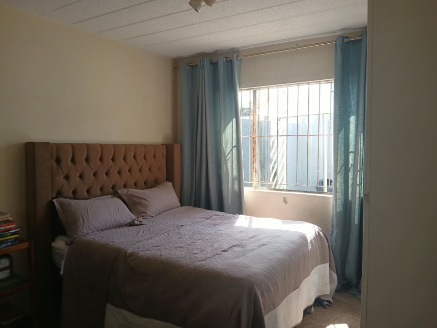 3 Bedroom Property for Sale in Linmeyer Gauteng