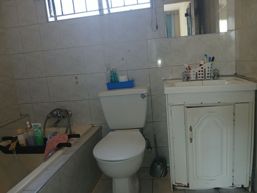 3 Bedroom Property for Sale in Linmeyer Gauteng