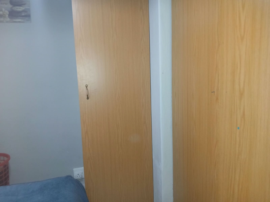 3 Bedroom Property for Sale in Linmeyer Gauteng