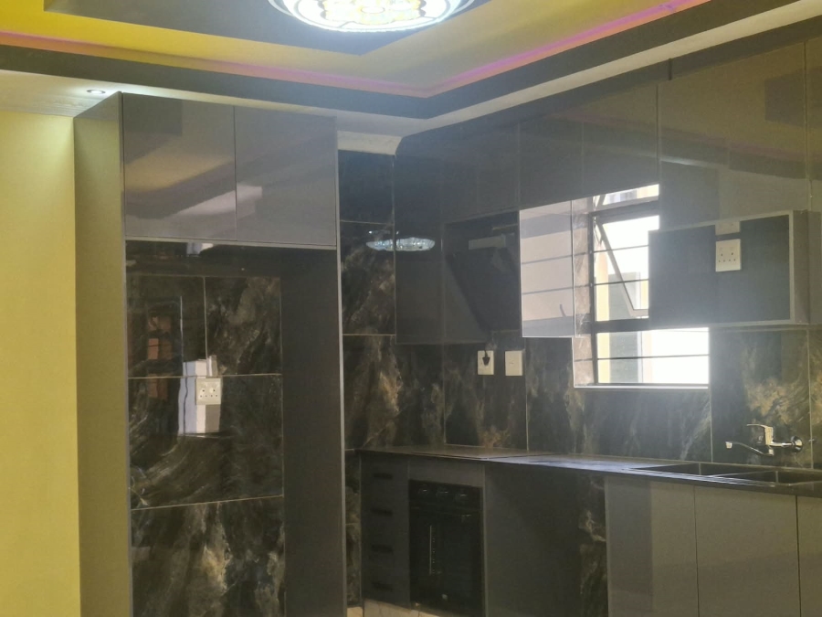 To Let 1 Bedroom Property for Rent in Kensington Gauteng