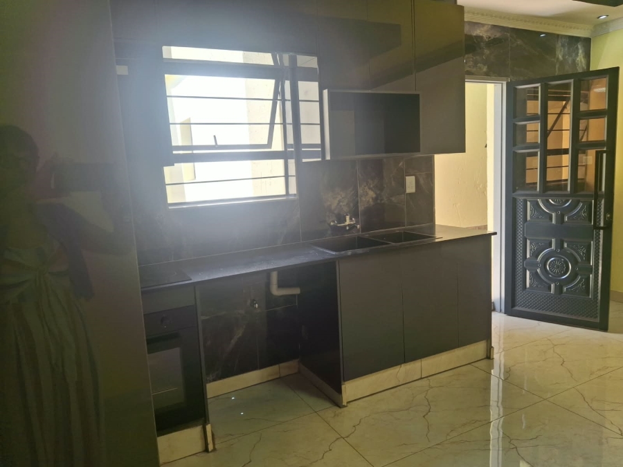 To Let 1 Bedroom Property for Rent in Kensington Gauteng