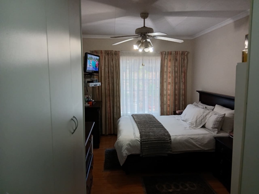 To Let 3 Bedroom Property for Rent in Greenstone Hill Gauteng