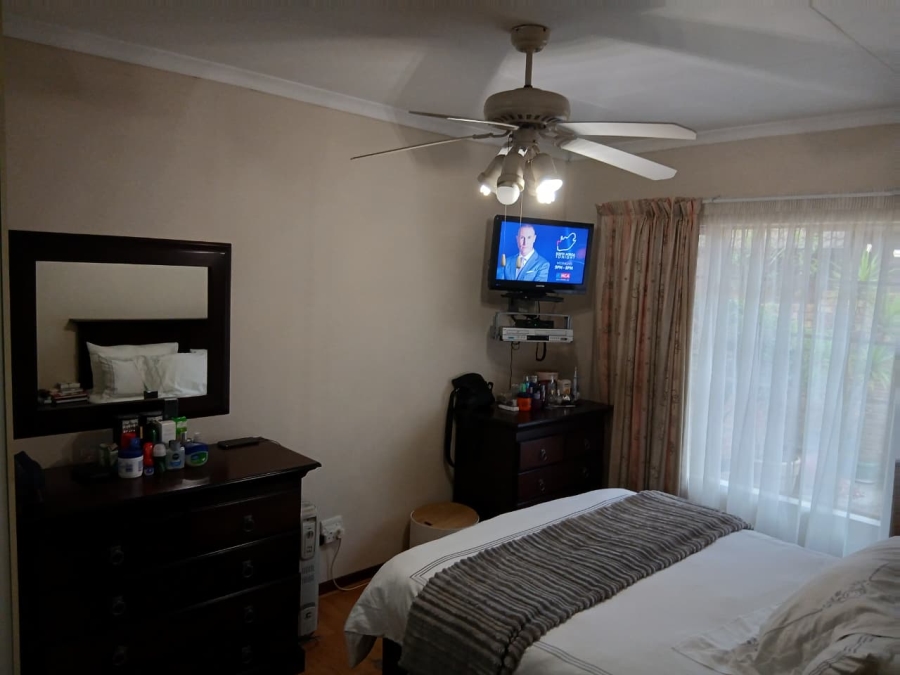 To Let 3 Bedroom Property for Rent in Greenstone Hill Gauteng