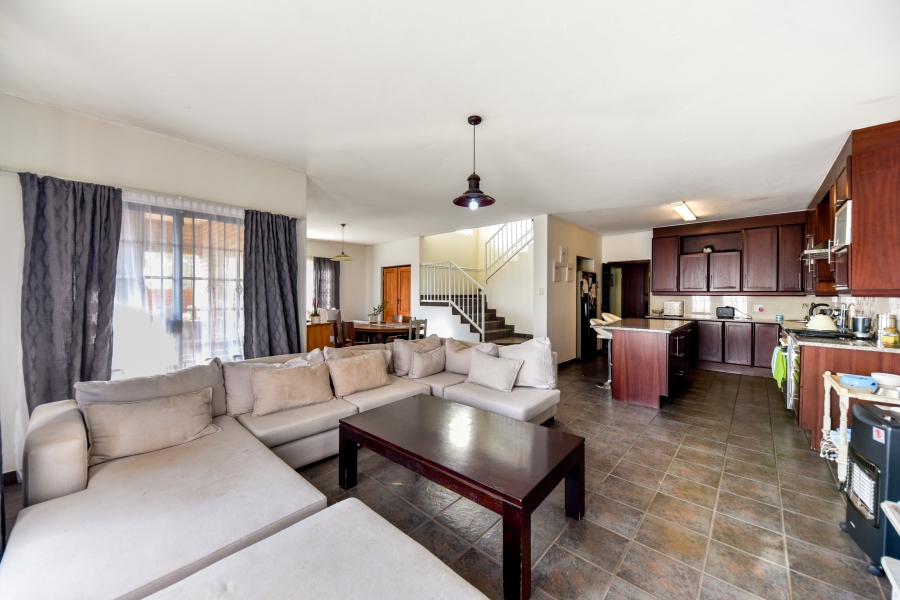 To Let 5 Bedroom Property for Rent in Zwartkop Gauteng