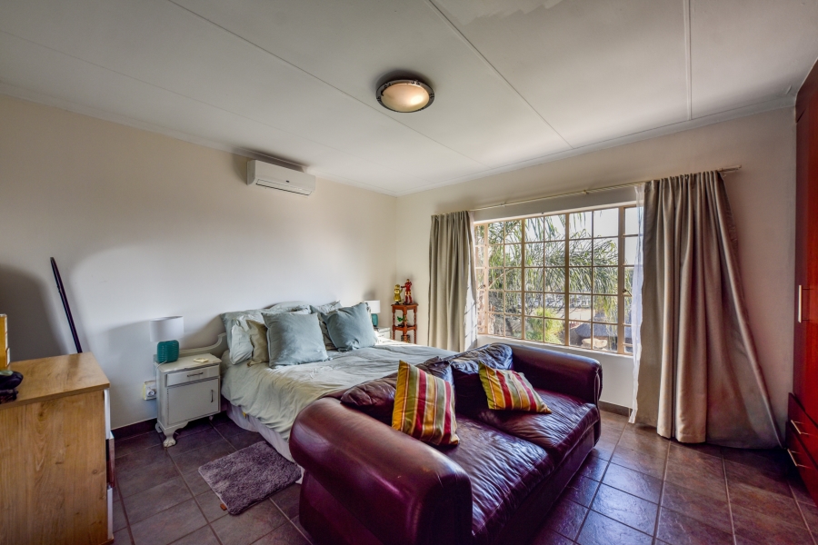 To Let 5 Bedroom Property for Rent in Zwartkop Gauteng