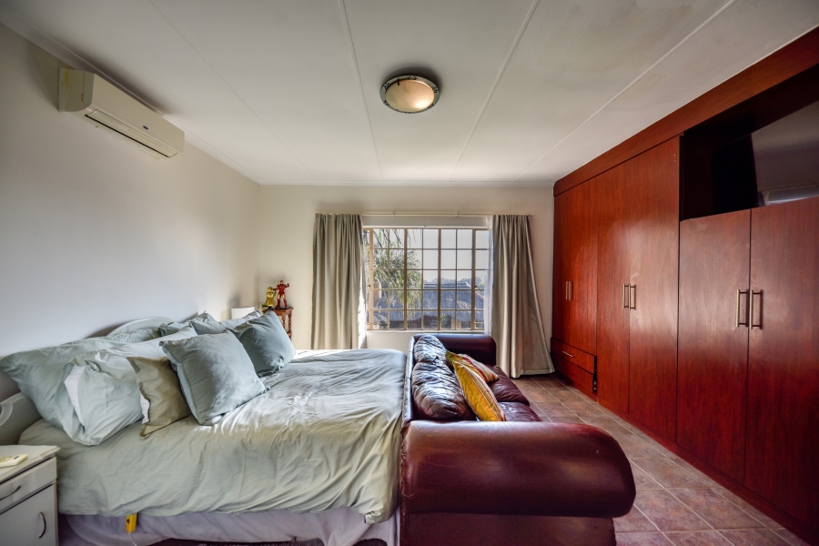 To Let 5 Bedroom Property for Rent in Zwartkop Gauteng