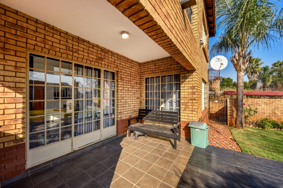 To Let 5 Bedroom Property for Rent in Zwartkop Gauteng