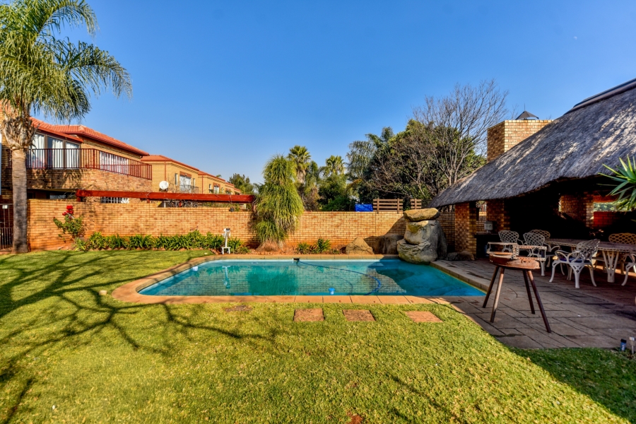 To Let 5 Bedroom Property for Rent in Zwartkop Gauteng