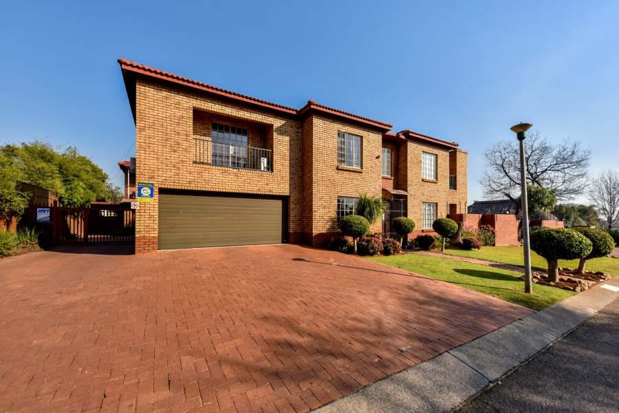 To Let 5 Bedroom Property for Rent in Zwartkop Gauteng