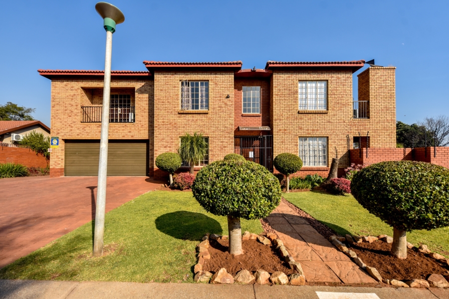 To Let 5 Bedroom Property for Rent in Zwartkop Gauteng
