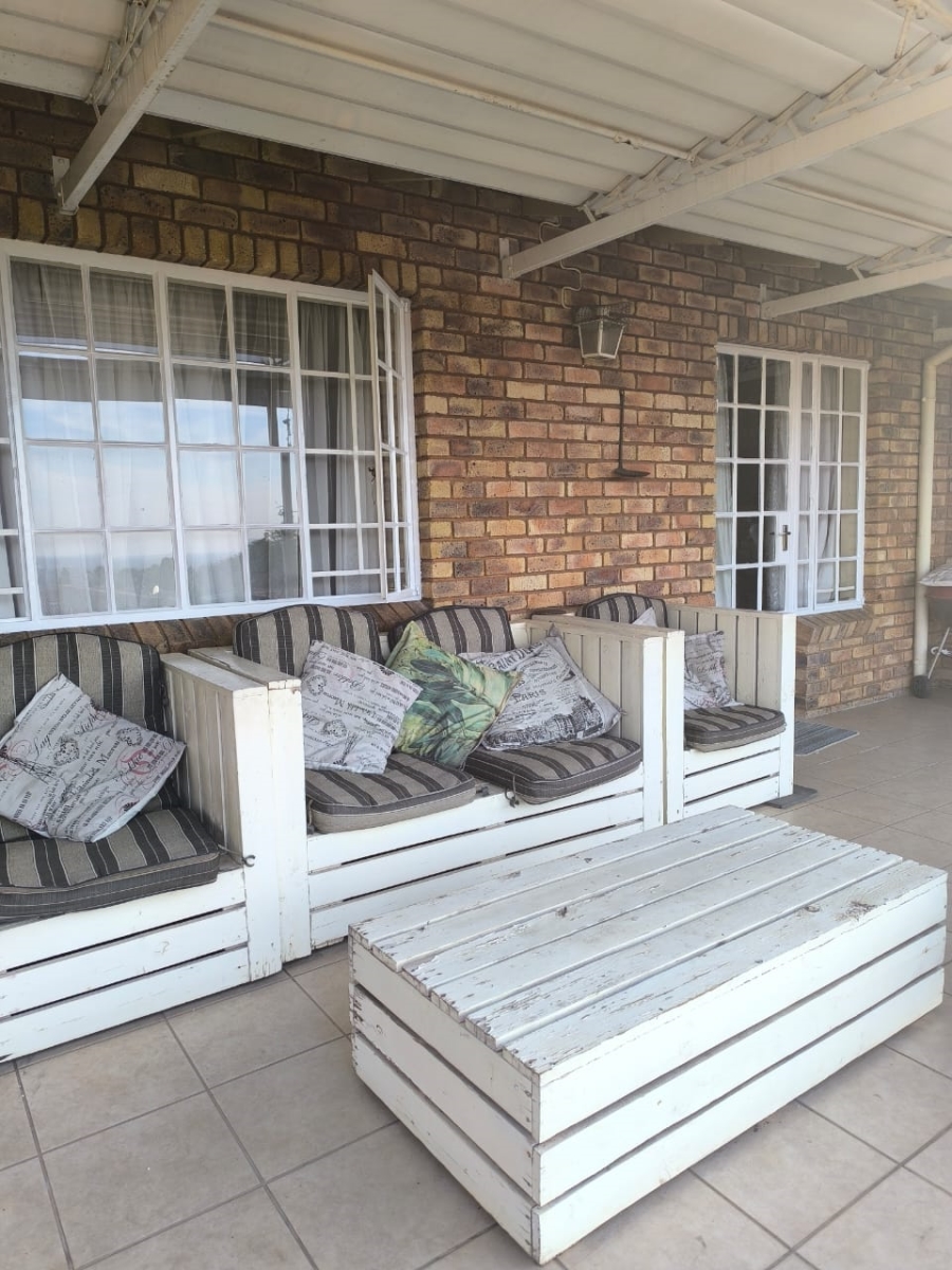 2 Bedroom Property for Sale in Brummeria Gauteng