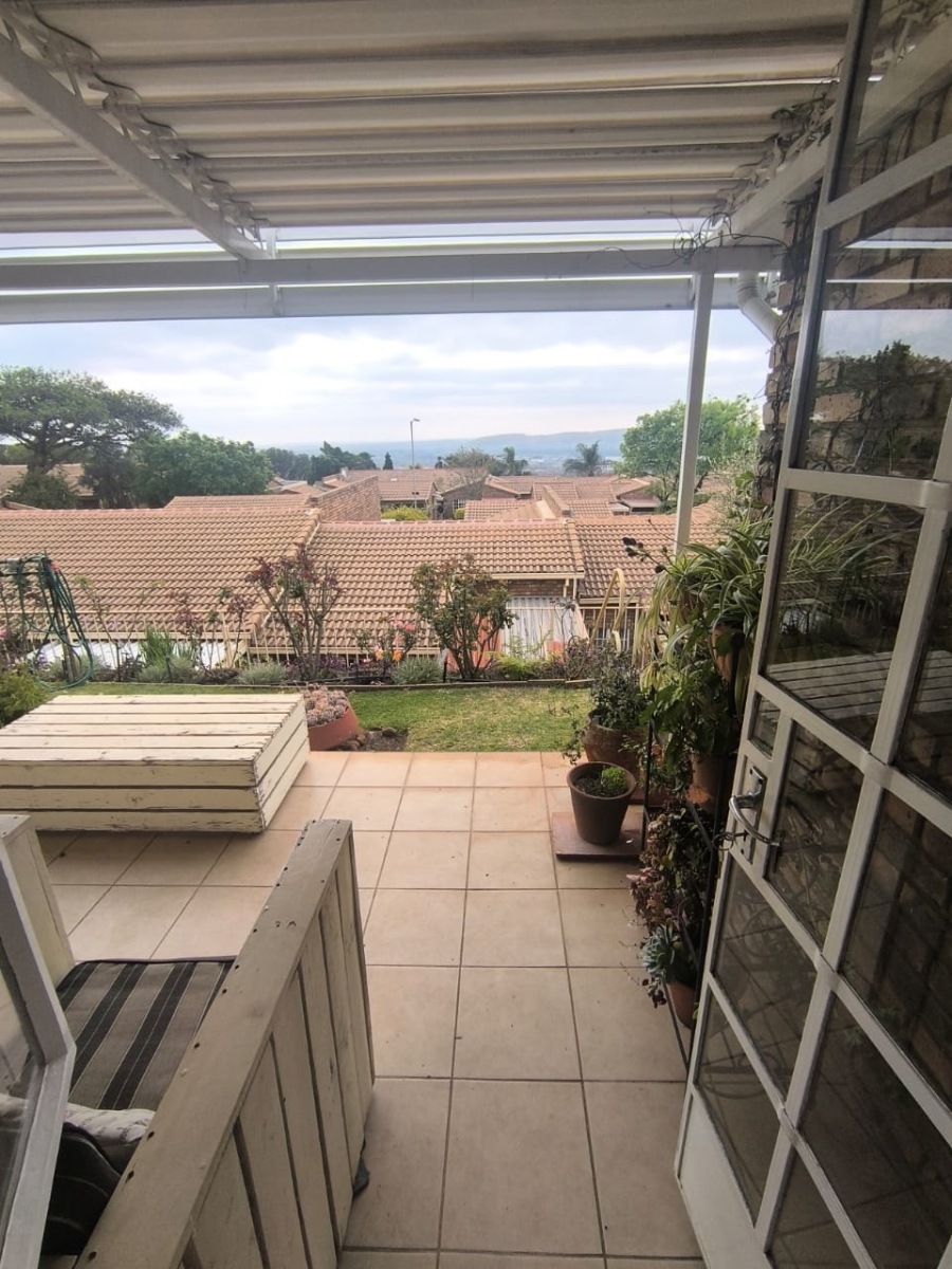 2 Bedroom Property for Sale in Brummeria Gauteng