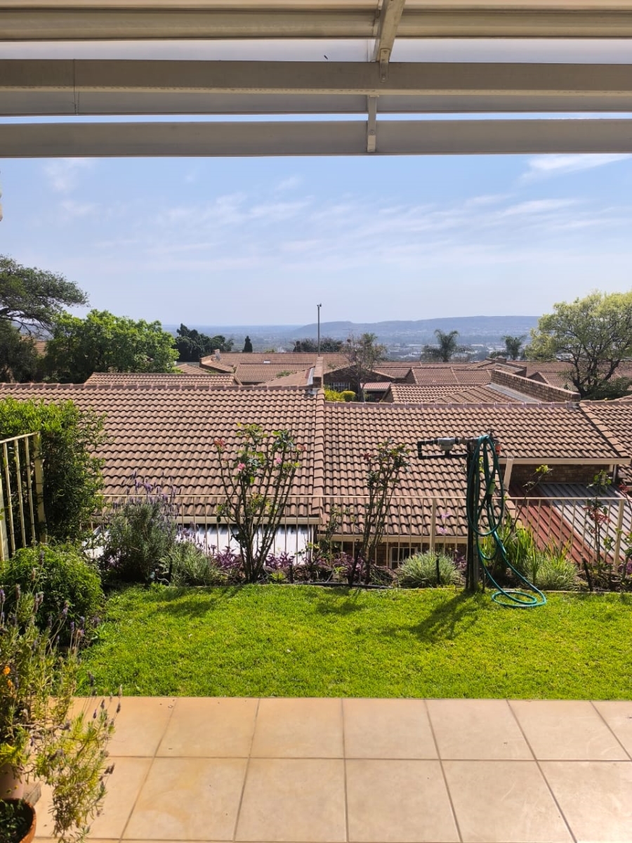 2 Bedroom Property for Sale in Brummeria Gauteng