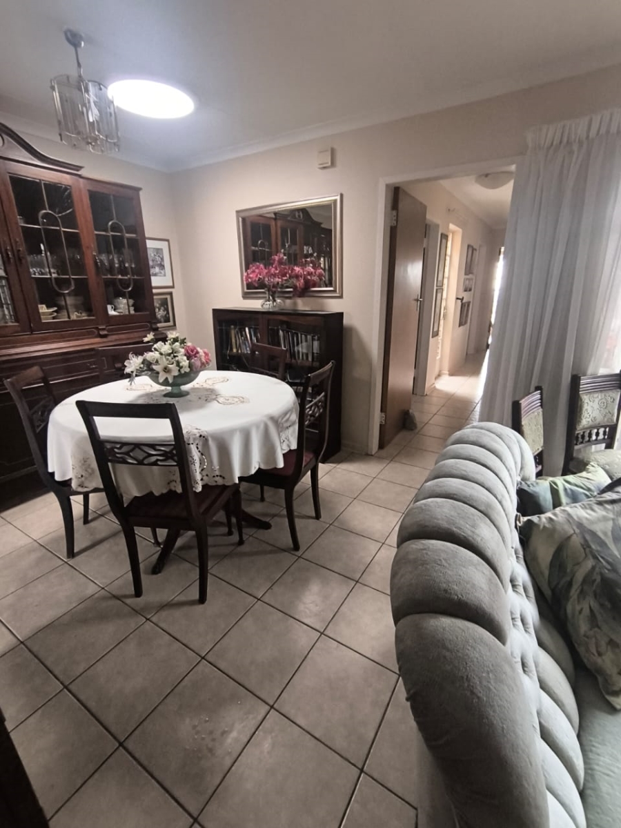 2 Bedroom Property for Sale in Brummeria Gauteng