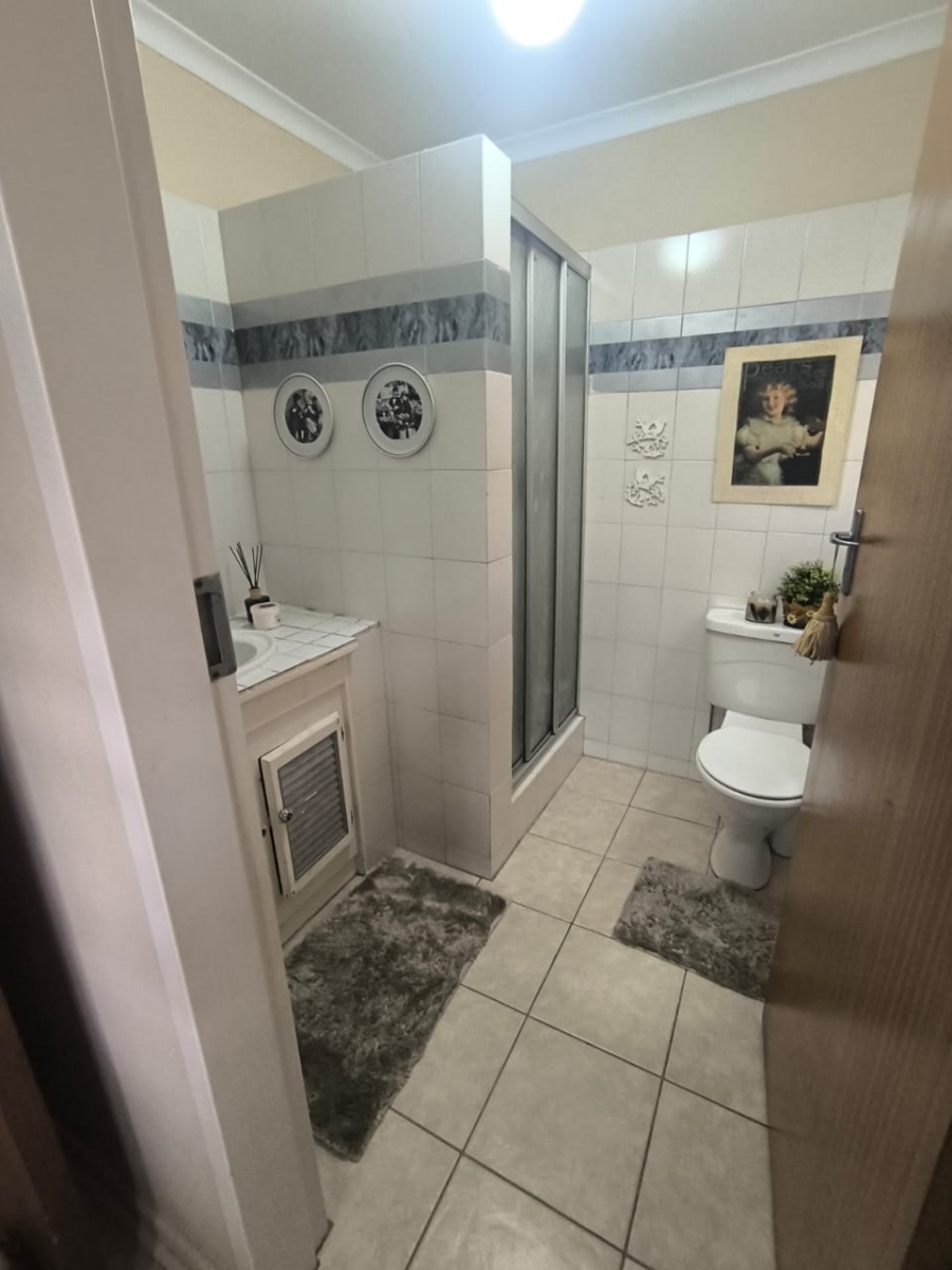 2 Bedroom Property for Sale in Brummeria Gauteng