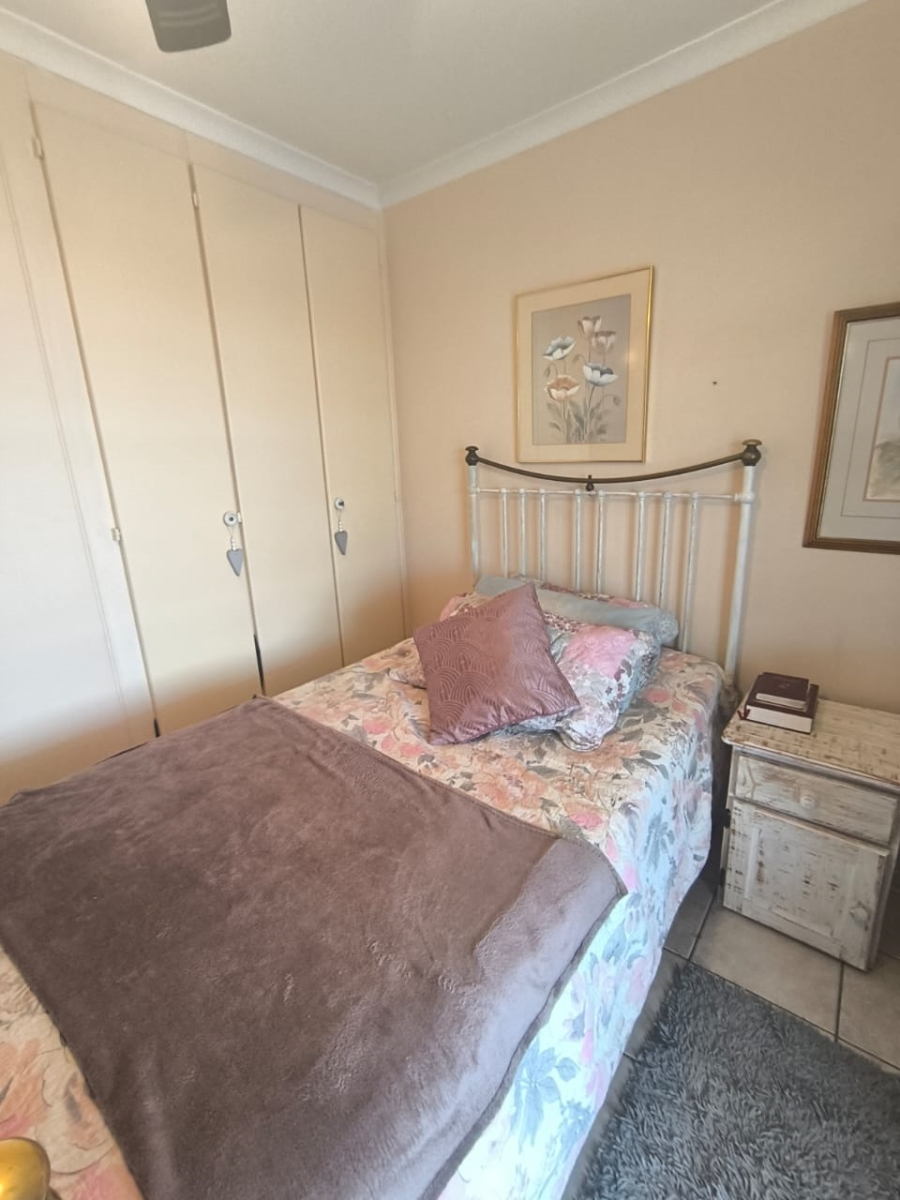 2 Bedroom Property for Sale in Brummeria Gauteng
