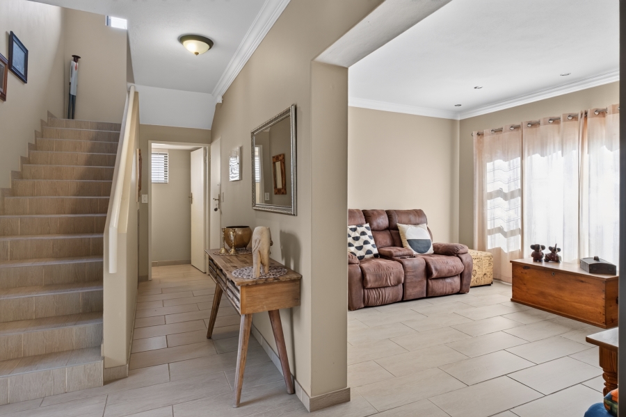 3 Bedroom Property for Sale in Faerie Glen Gauteng