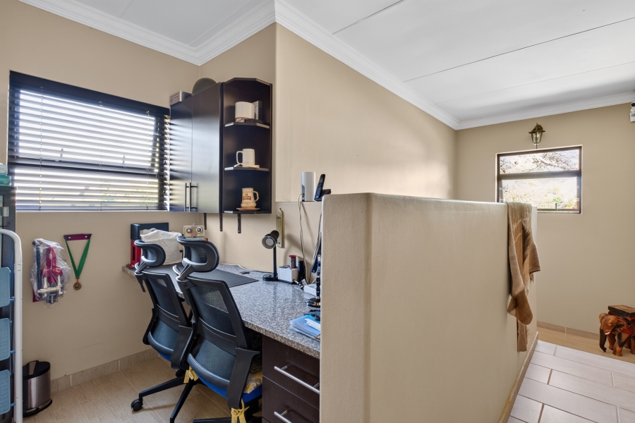 3 Bedroom Property for Sale in Faerie Glen Gauteng