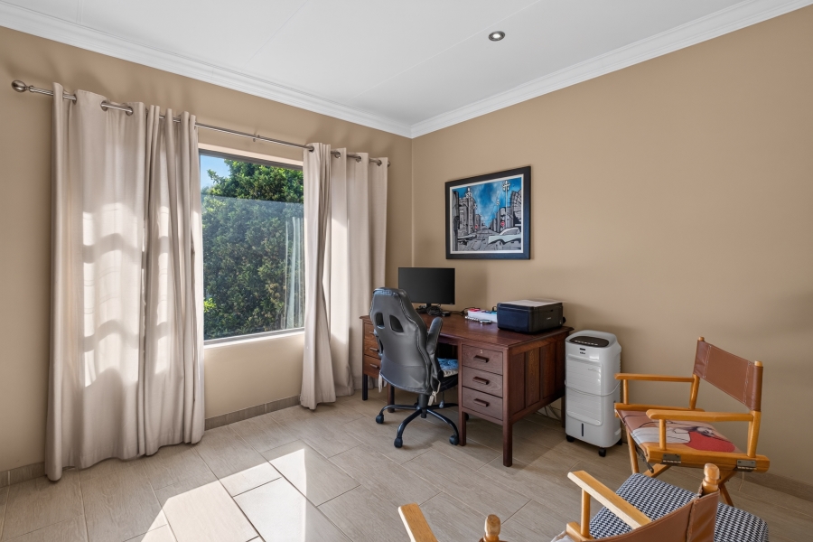 3 Bedroom Property for Sale in Faerie Glen Gauteng