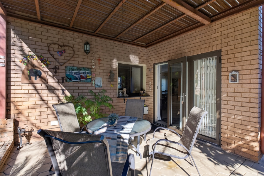 3 Bedroom Property for Sale in Faerie Glen Gauteng