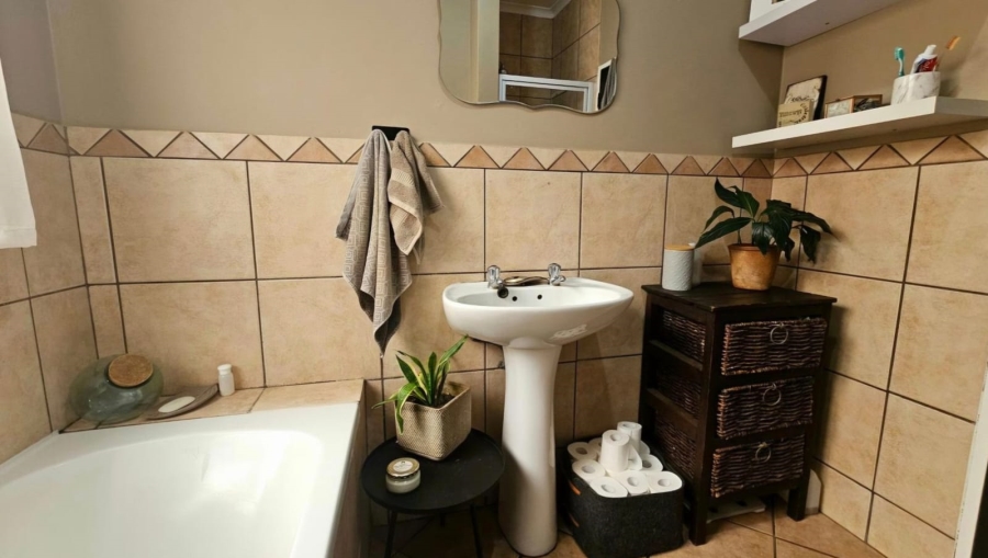 2 Bedroom Property for Sale in Equestria Gauteng