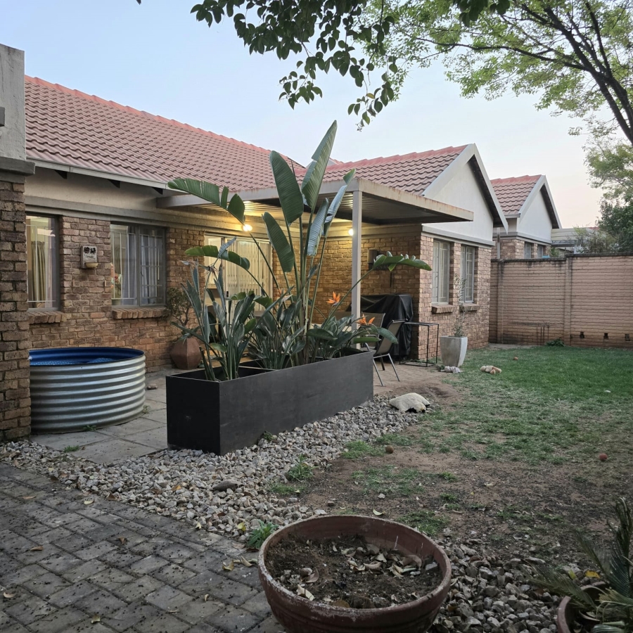2 Bedroom Property for Sale in Equestria Gauteng