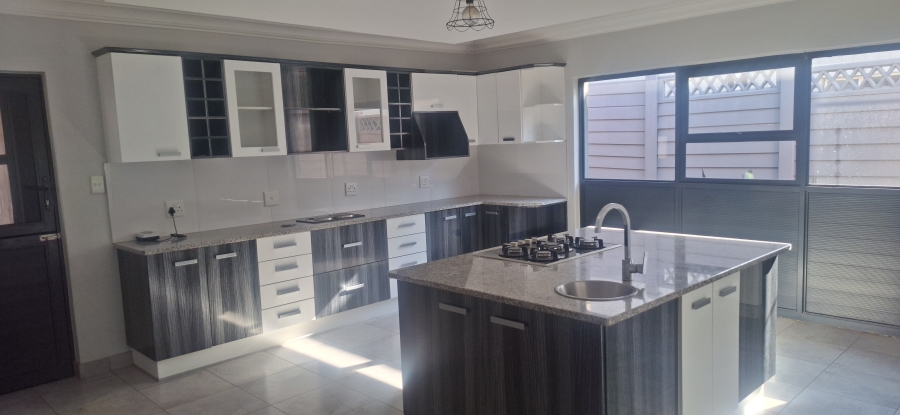 To Let 4 Bedroom Property for Rent in Cyrildene Gauteng