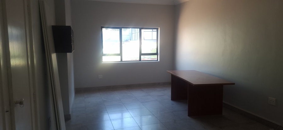 To Let 4 Bedroom Property for Rent in Cyrildene Gauteng