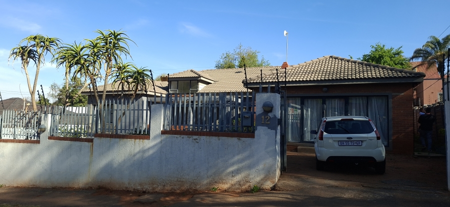 To Let 4 Bedroom Property for Rent in Cyrildene Gauteng