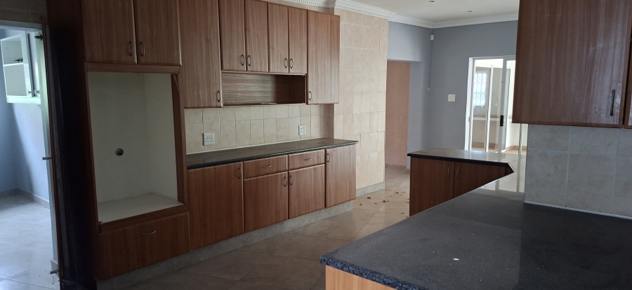 To Let 4 Bedroom Property for Rent in Windsor East Gauteng