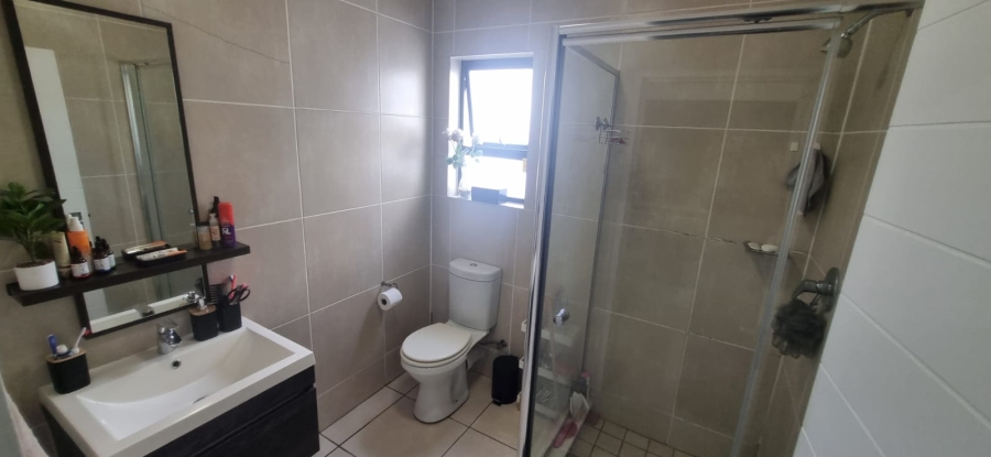 To Let 1 Bedroom Property for Rent in Olivedale Gauteng