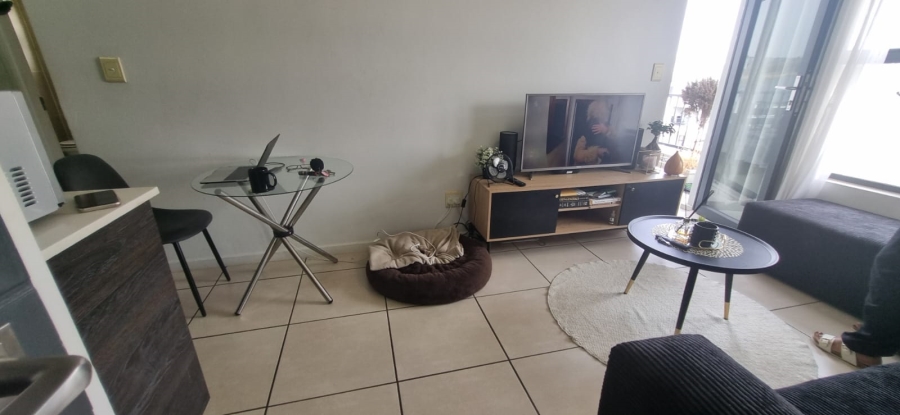To Let 1 Bedroom Property for Rent in Olivedale Gauteng