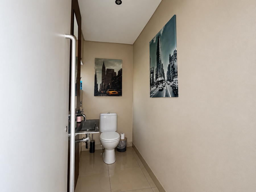 2 Bedroom Property for Sale in Atholl Gardens Gauteng