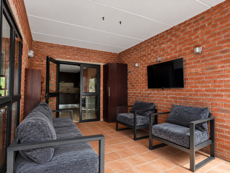 2 Bedroom Property for Sale in Atholl Gardens Gauteng