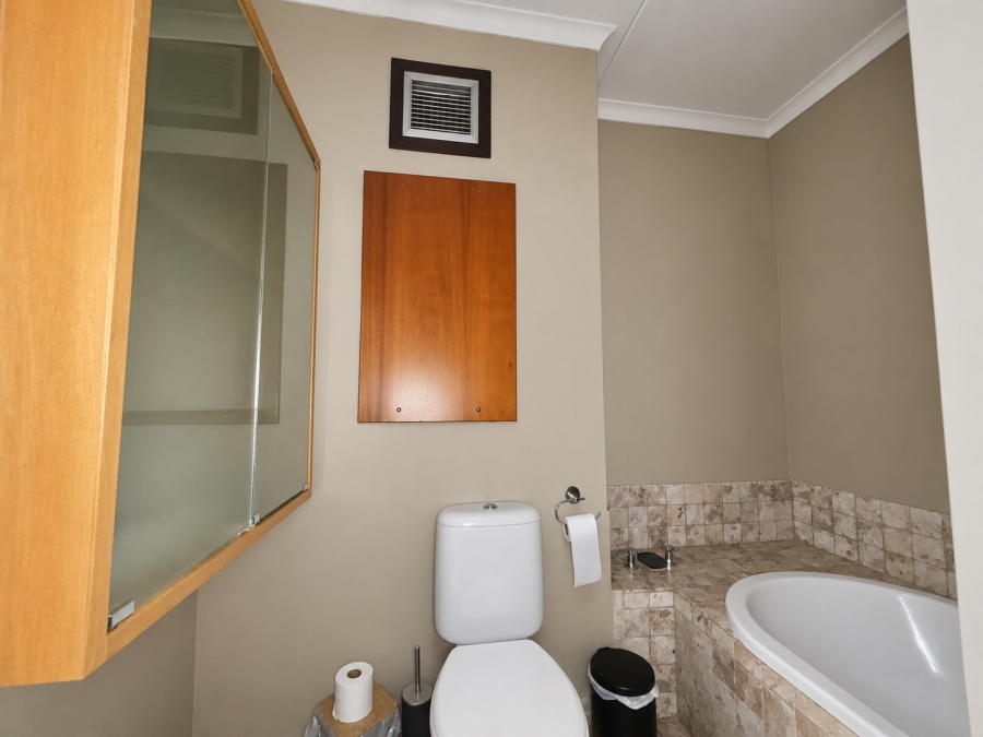 2 Bedroom Property for Sale in Atholl Gardens Gauteng