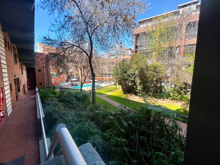 2 Bedroom Property for Sale in Atholl Gardens Gauteng
