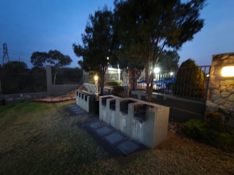 To Let 3 Bedroom Property for Rent in Lonehill Gauteng