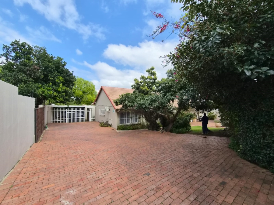 To Let 4 Bedroom Property for Rent in Parkmore Gauteng