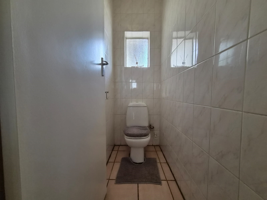 To Let 4 Bedroom Property for Rent in Parkmore Gauteng
