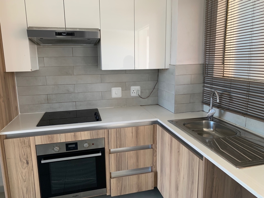1 Bedroom Property for Sale in Lombardy Estate Gauteng