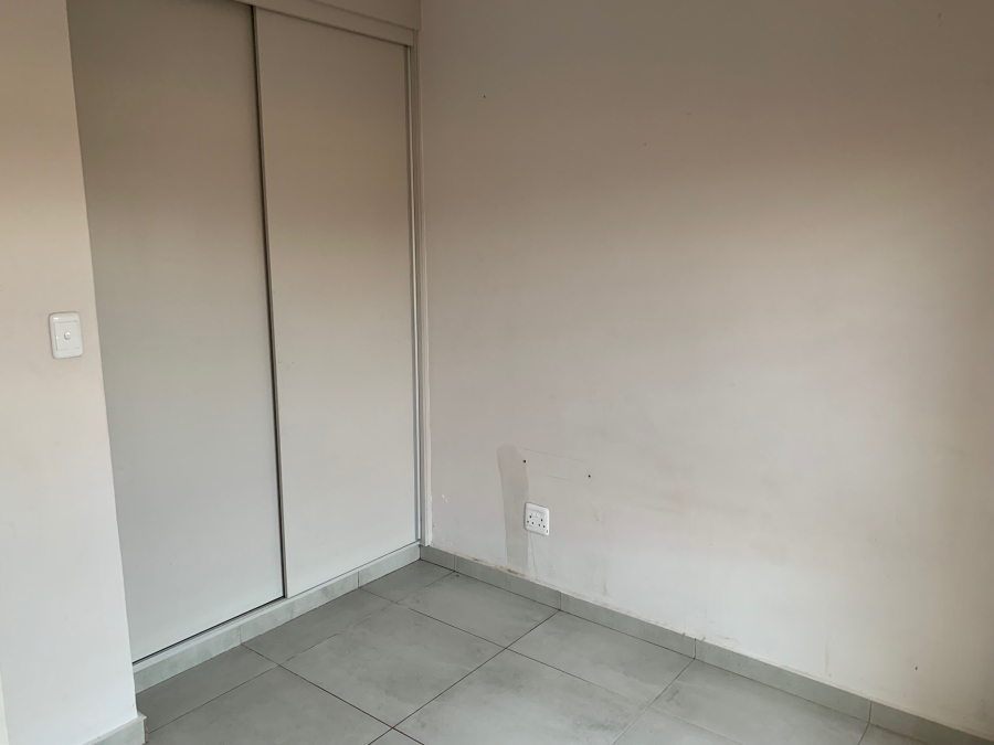 1 Bedroom Property for Sale in Lombardy Estate Gauteng