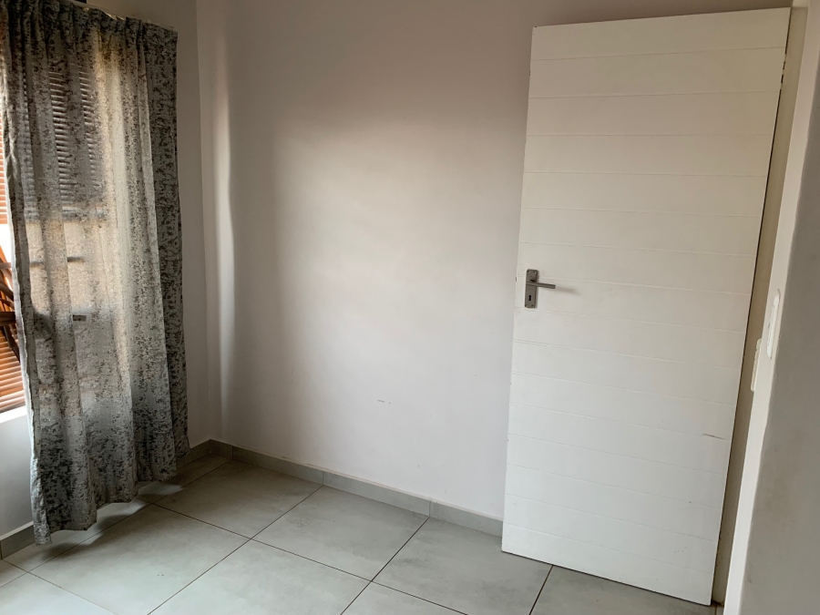 1 Bedroom Property for Sale in Lombardy Estate Gauteng