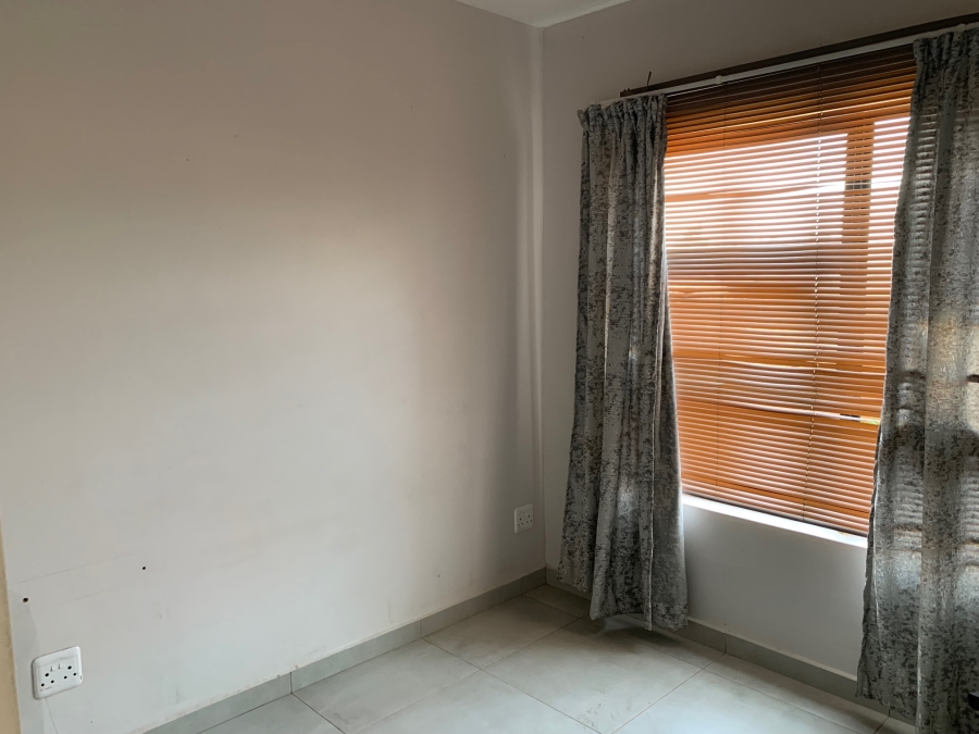 1 Bedroom Property for Sale in Lombardy Estate Gauteng