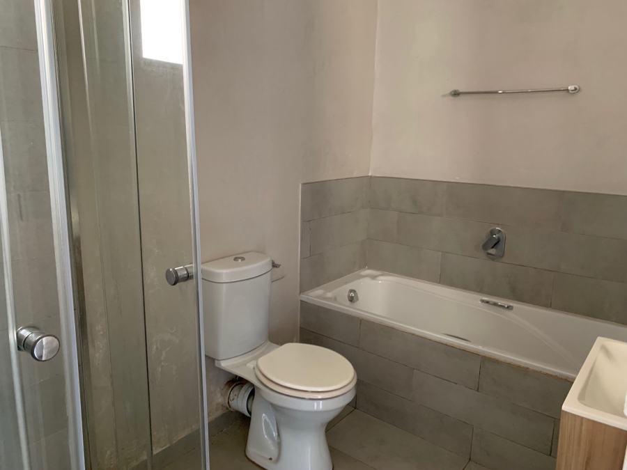 1 Bedroom Property for Sale in Lombardy Estate Gauteng