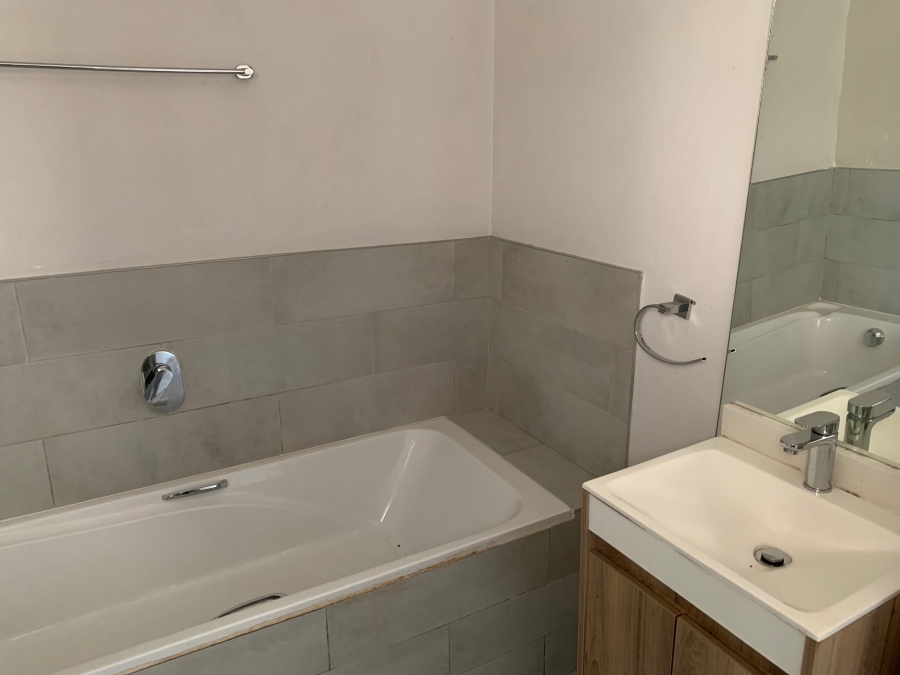 1 Bedroom Property for Sale in Lombardy Estate Gauteng
