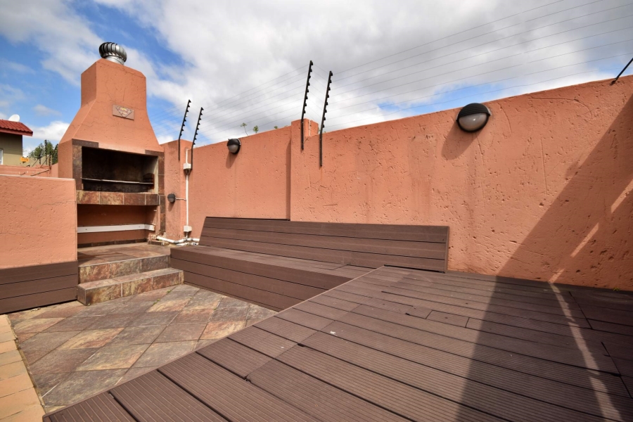 3 Bedroom Property for Sale in Bromhof Gauteng