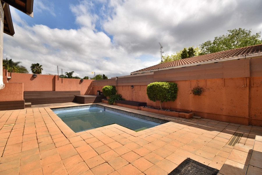 3 Bedroom Property for Sale in Bromhof Gauteng